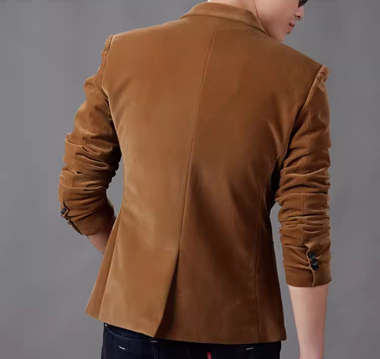 Blazer Oxford Edge masculino slim fit em algodão, com bolsos contrastantes e botão único. Perfeito para looks smart-casual nas meia estações.

